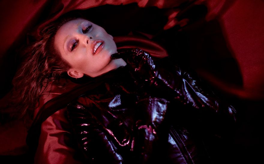 マイリー・サイラス：待望の最新アルバム『サムシング・ビューティフル