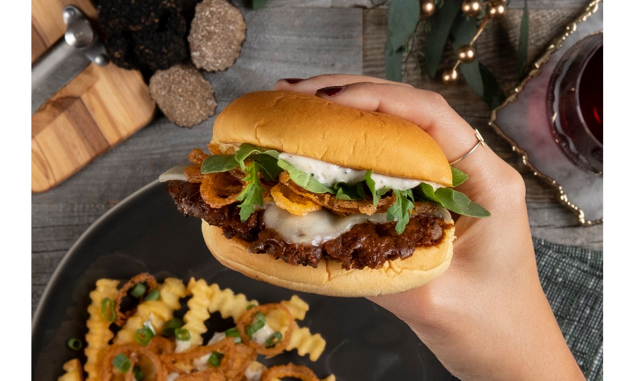 芳醇な黒トリュフの香りとジューシーな肉の旨味がたまらない「ブラック