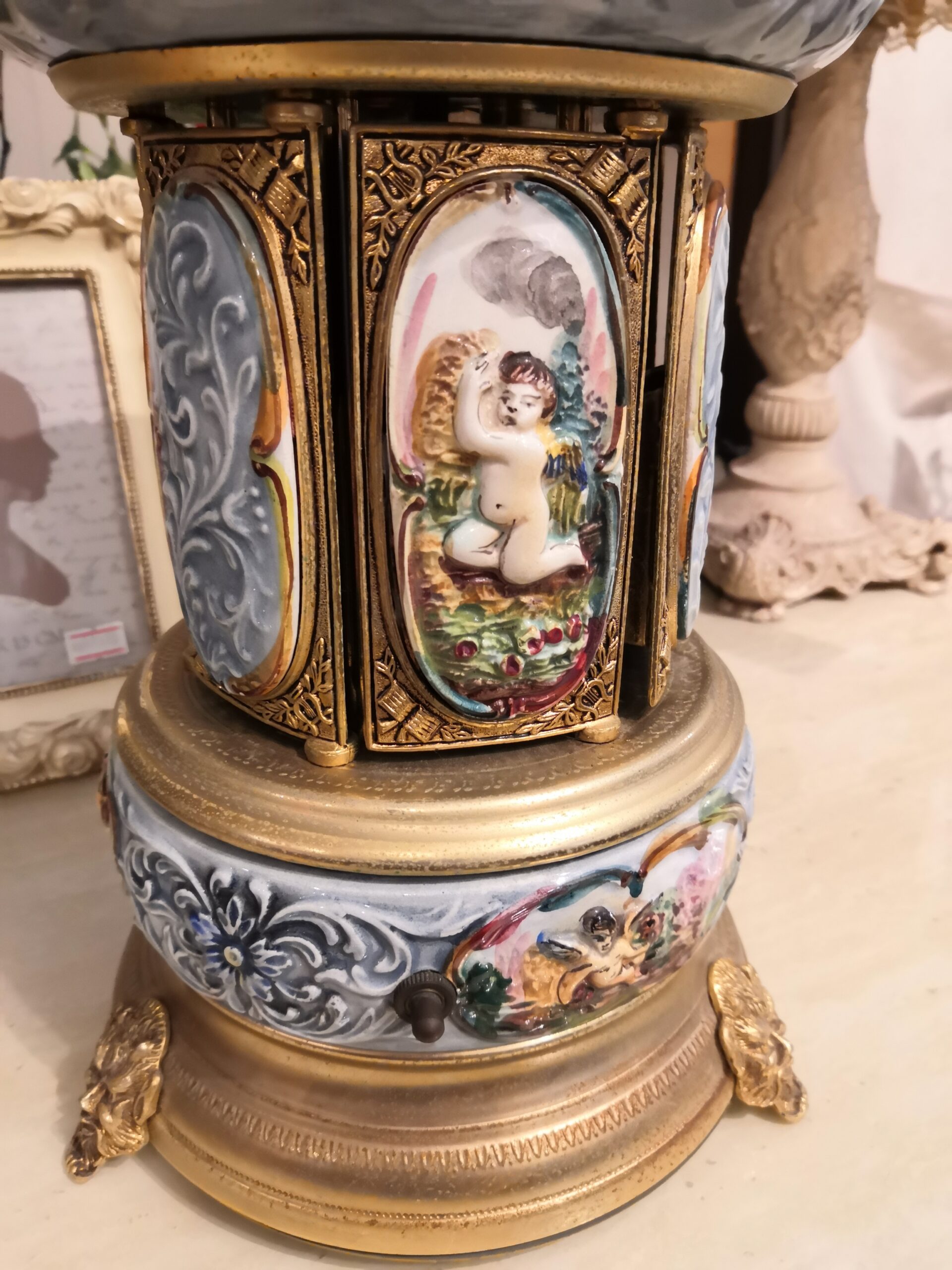 中古品】 REUGE リュージュ イタリア アンティーク 葉巻入れ ロココ