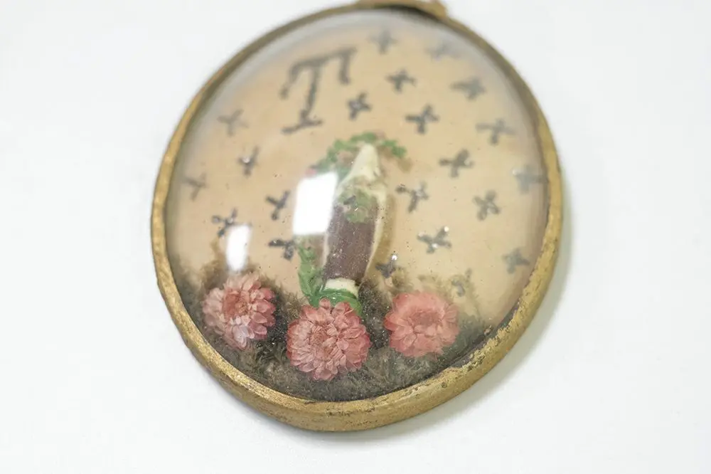 フランス製アンティークルリケール 聖遺物 マリアを中に収めた小さな