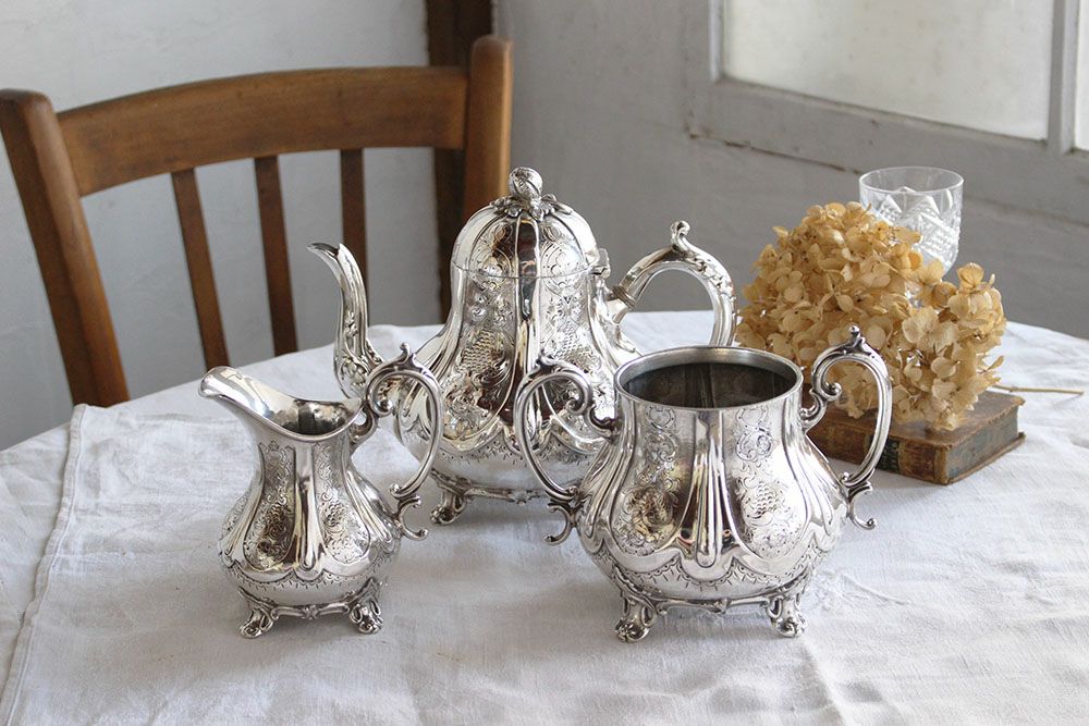 アンティーク ティーセット 銀メッキ 彫刻装飾 ヴィクトリアン風