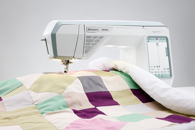 HUSQVARNA® VIKING® TOPAZ™ 55Q Sewing Machine (957408112)
