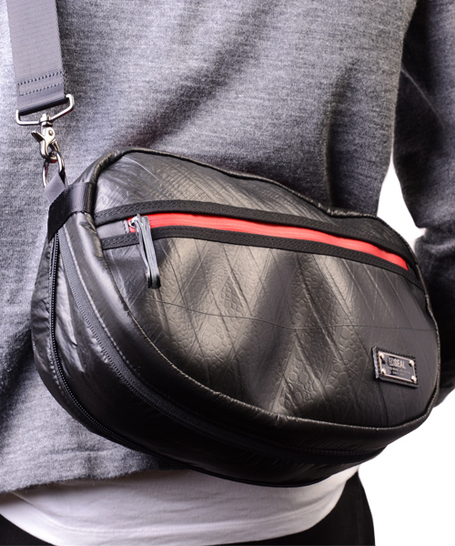 藤倉航装コラボ／ショルダーバッグ エクスパンダブル AIR MODEL｜製品
