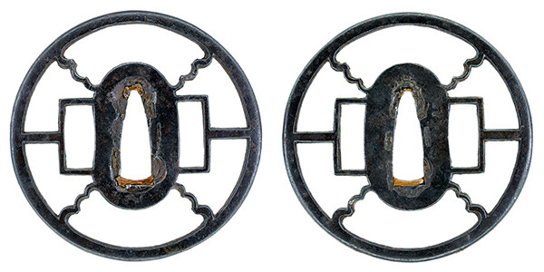 鍔 無銘 尾張 一引に雲文透鍔(TU-041115)｜刀・日本刀の販売なら日本刀