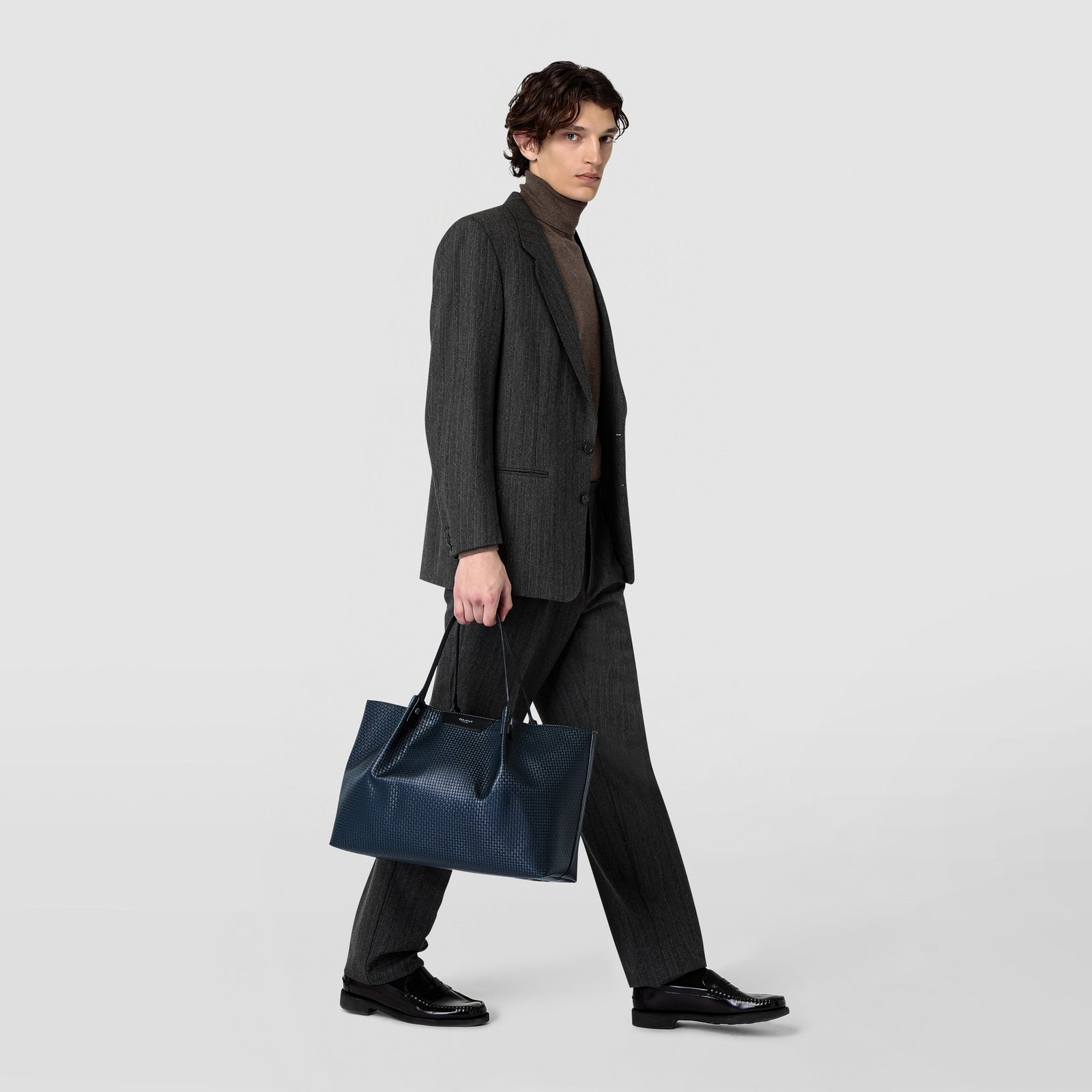 SRSTSMLL684542AC20_99_90a0965e