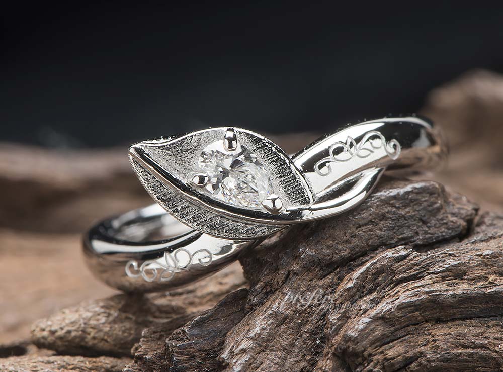 プロポーズの婚約指輪はジブリ好きな彼女のためにオーダーメイド