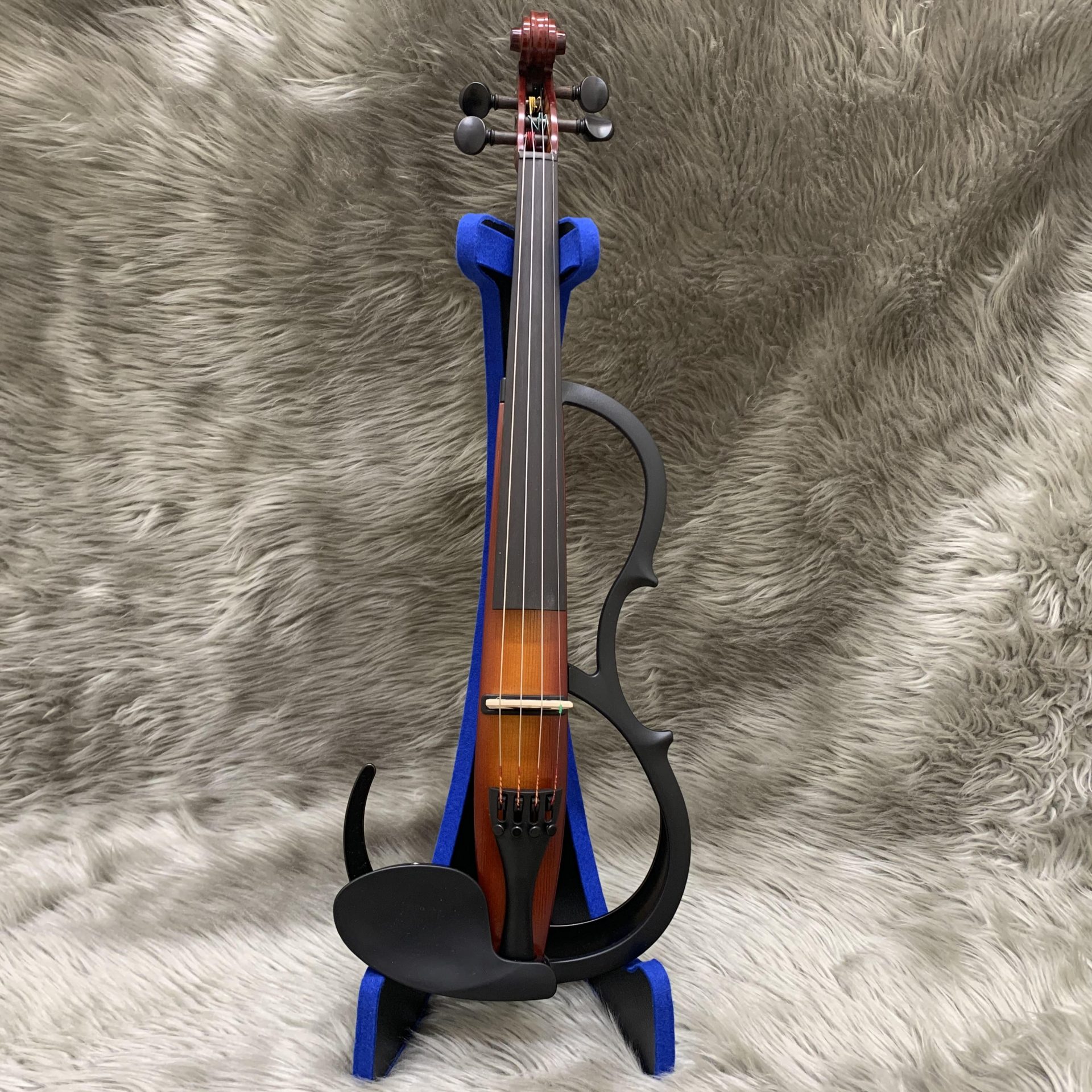 お家でも静かに練習できる！エレクトリック(サイレント)バイオリンは