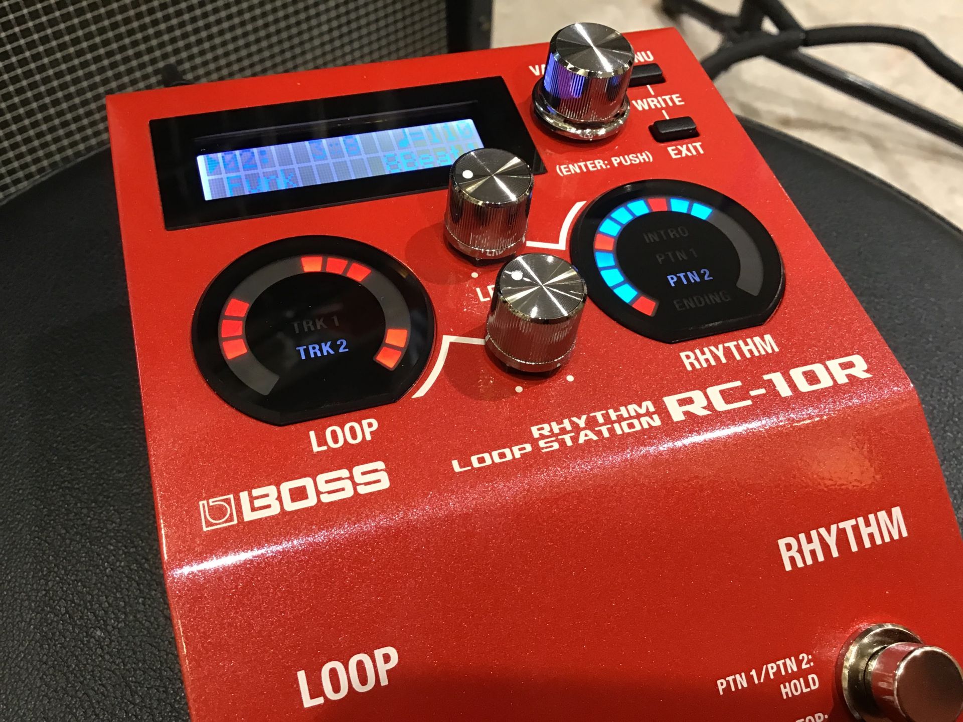 BOSS RC-10R」噂のループステーションの新機種を最速レビュー！｜島村