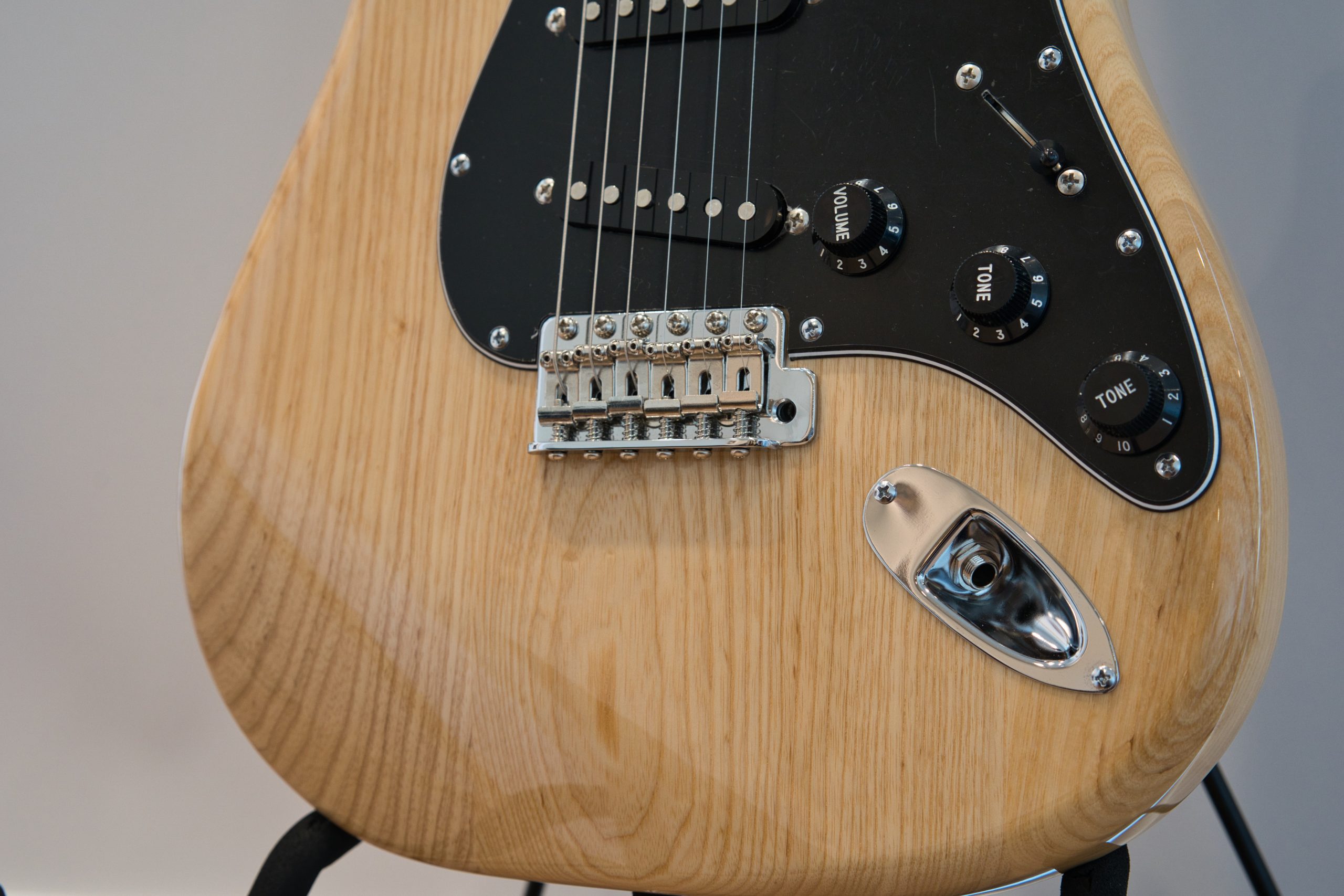 新品入荷】鋭く刺さるようなサウンドが魅力的なATELIER Z / L.E.S. II