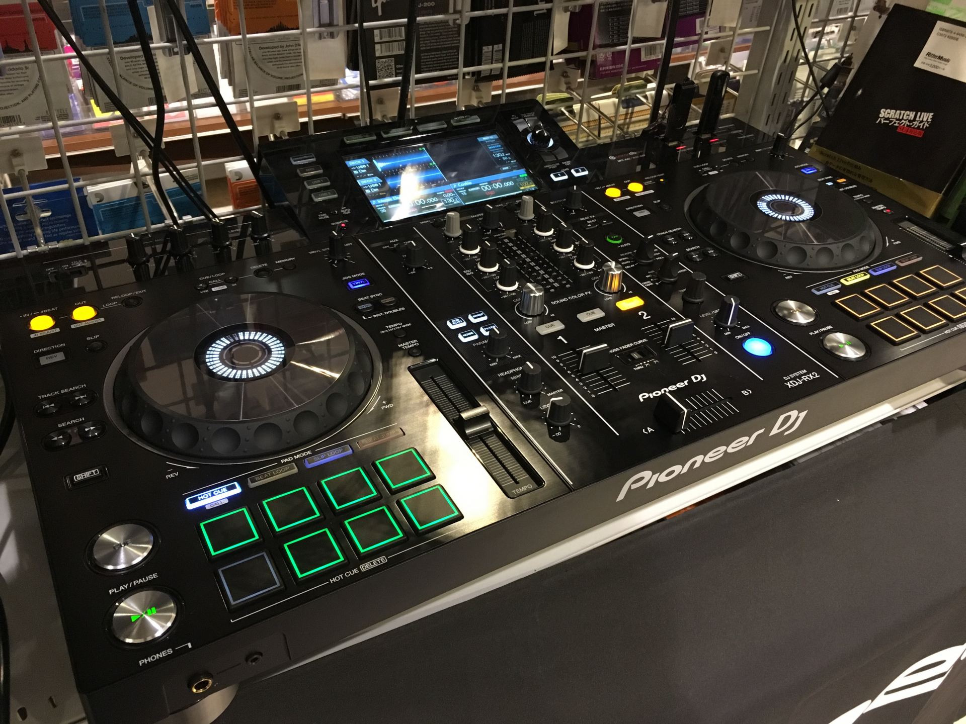 Pioneer DJの新作オールインワンDJシステム「XDJ-RX2」入荷しました