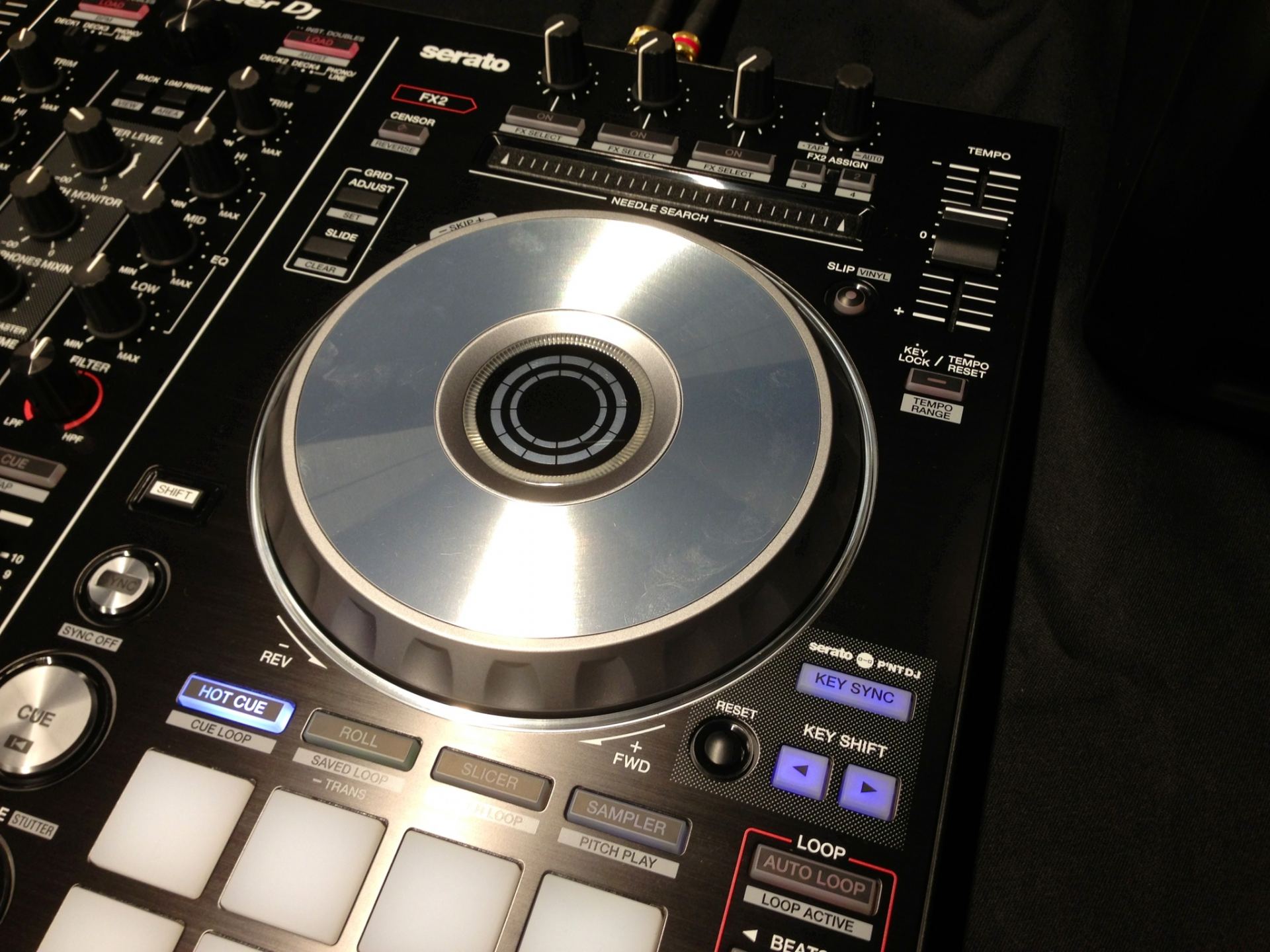 新製品】パイオニア DDJ-SR2発売！高性能PCDJコントローラーの決定版