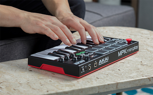 音源内蔵】AKAI MPK mini Play入荷！【MIDIキーボード】｜島村楽器