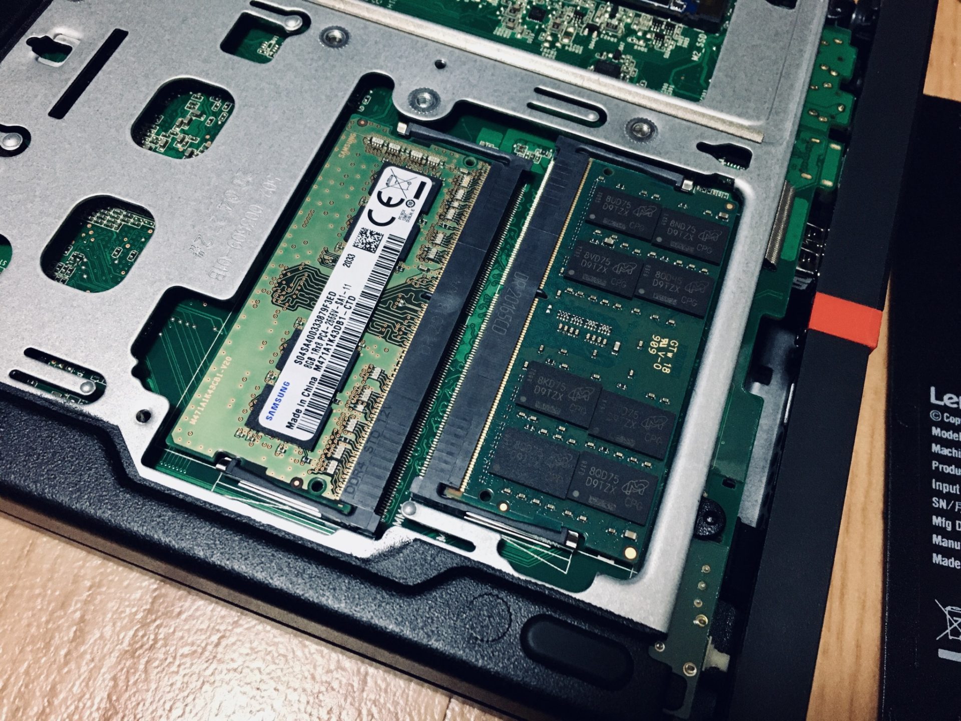 初心者でもできる「ThinkCentre M75q-1 Tiny」を分解してメモリとSSDの