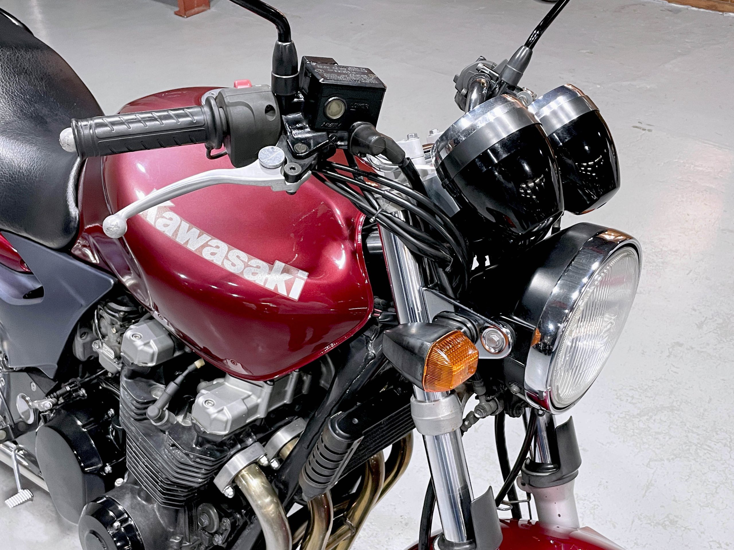 KAWASAKI ZR-7 ZR750F – 京都のバイクショップSPEC-M（スペックエム