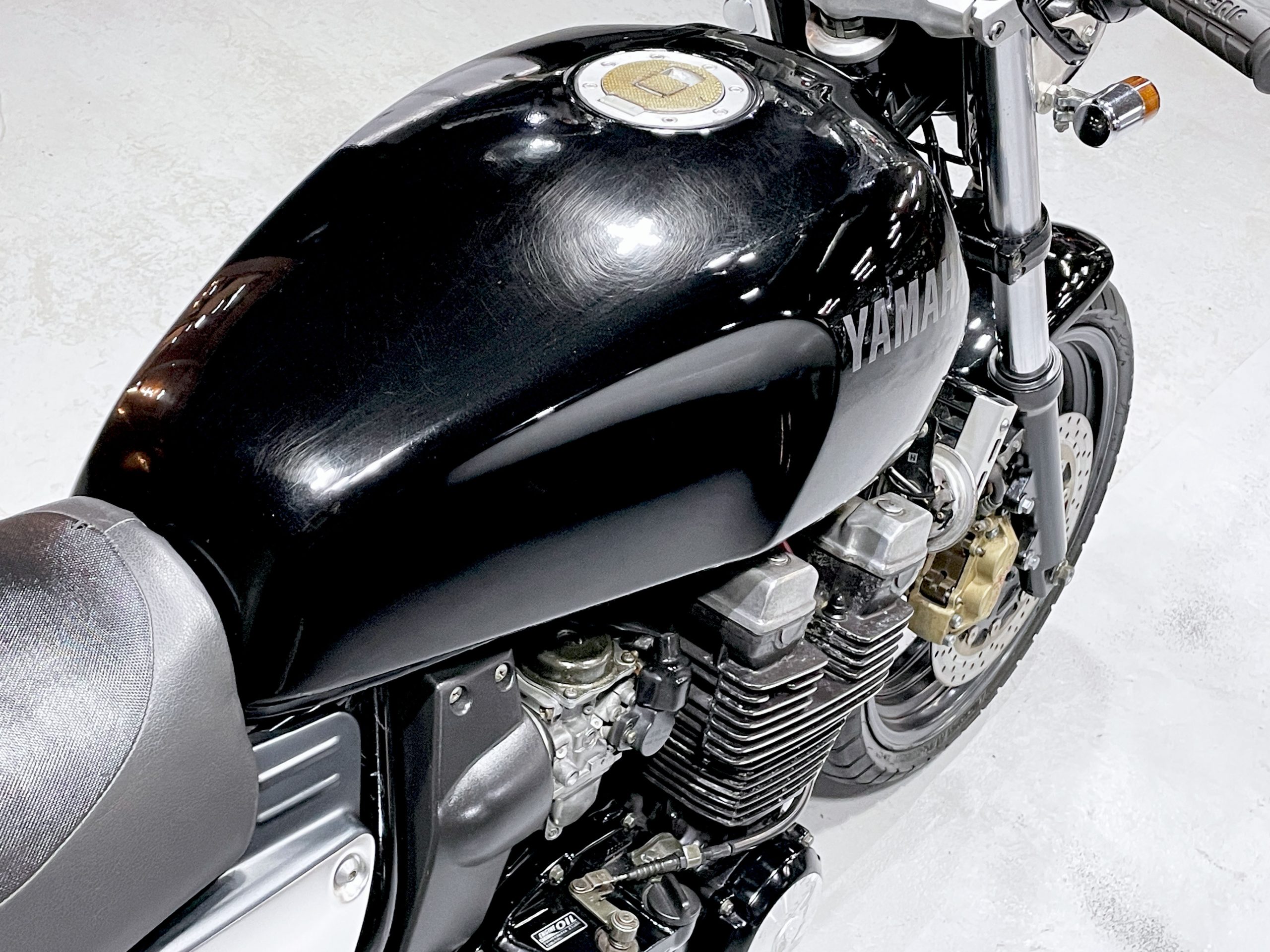 YAMAHA XJR400 4HM – 京都のバイクショップSPEC-M（スペックエム