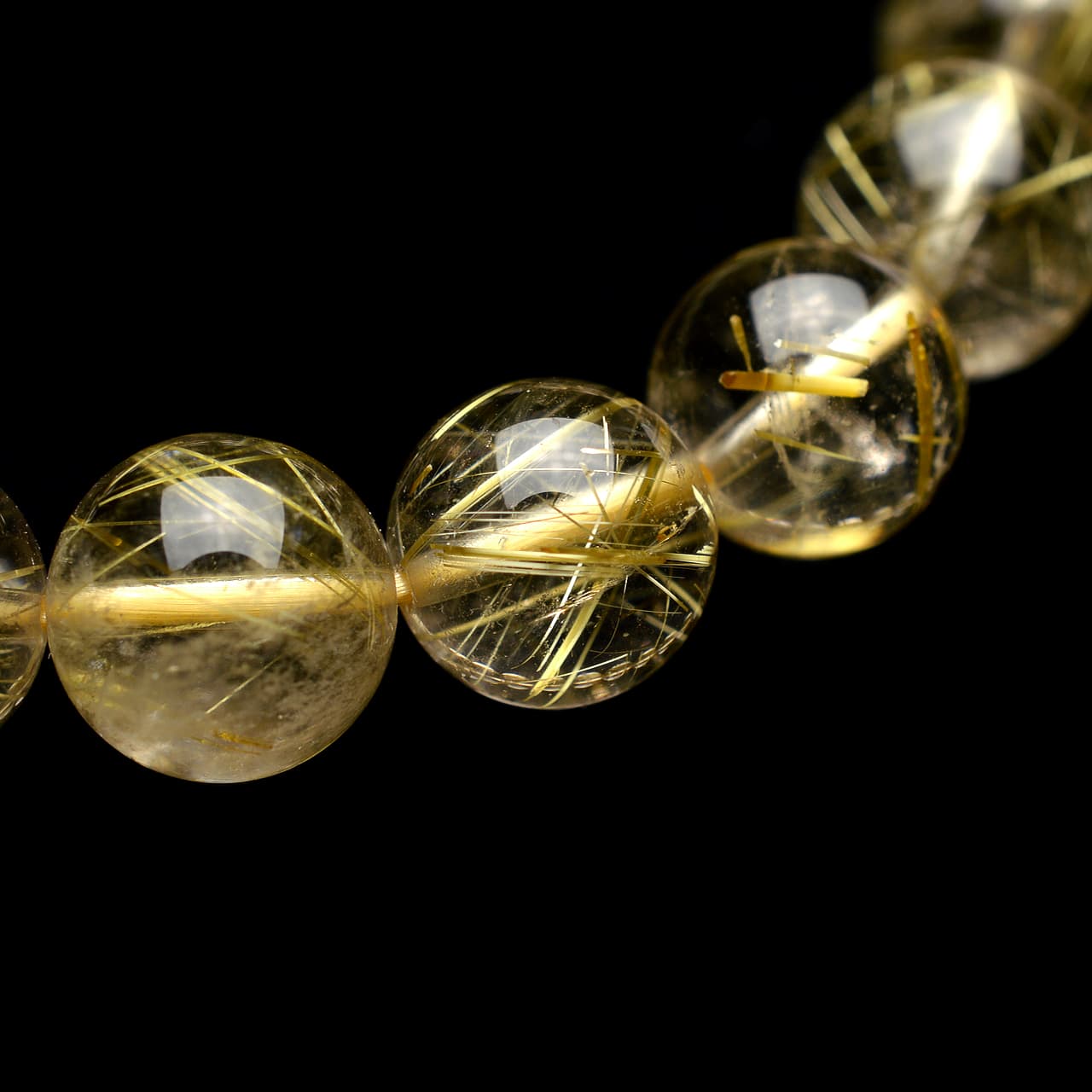 ゴールドルチルクォーツ - 10mm玉、サイズ17cm | 天然石ブレスレットの