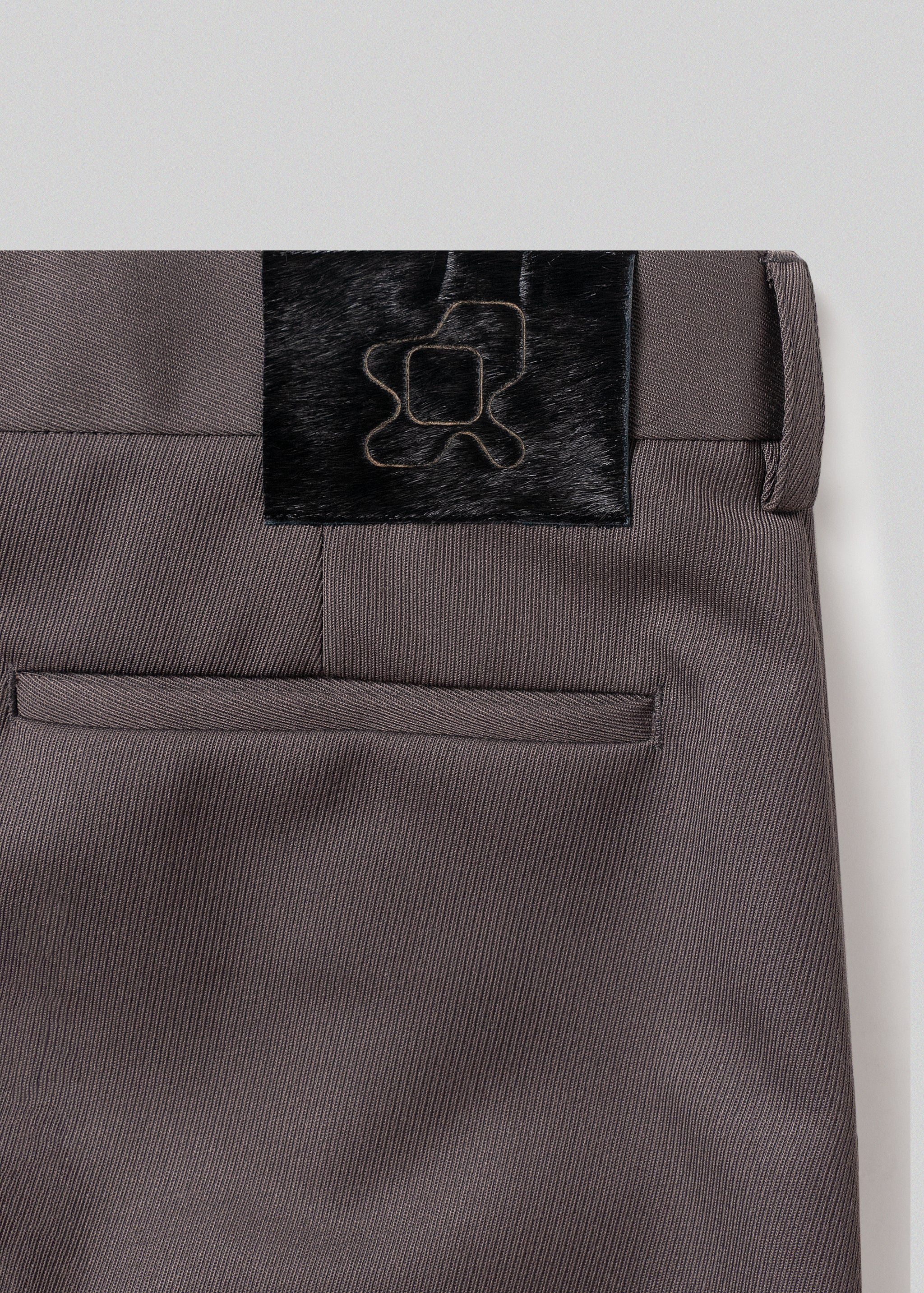 STRONG BASIC TROUSERS (GREIGE)