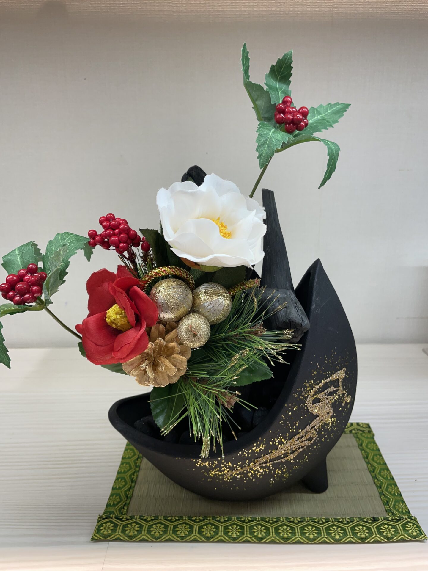 三日月鉢（ミニ） | 紀州和歌山備長炭オブジェの炭道楽【公式】