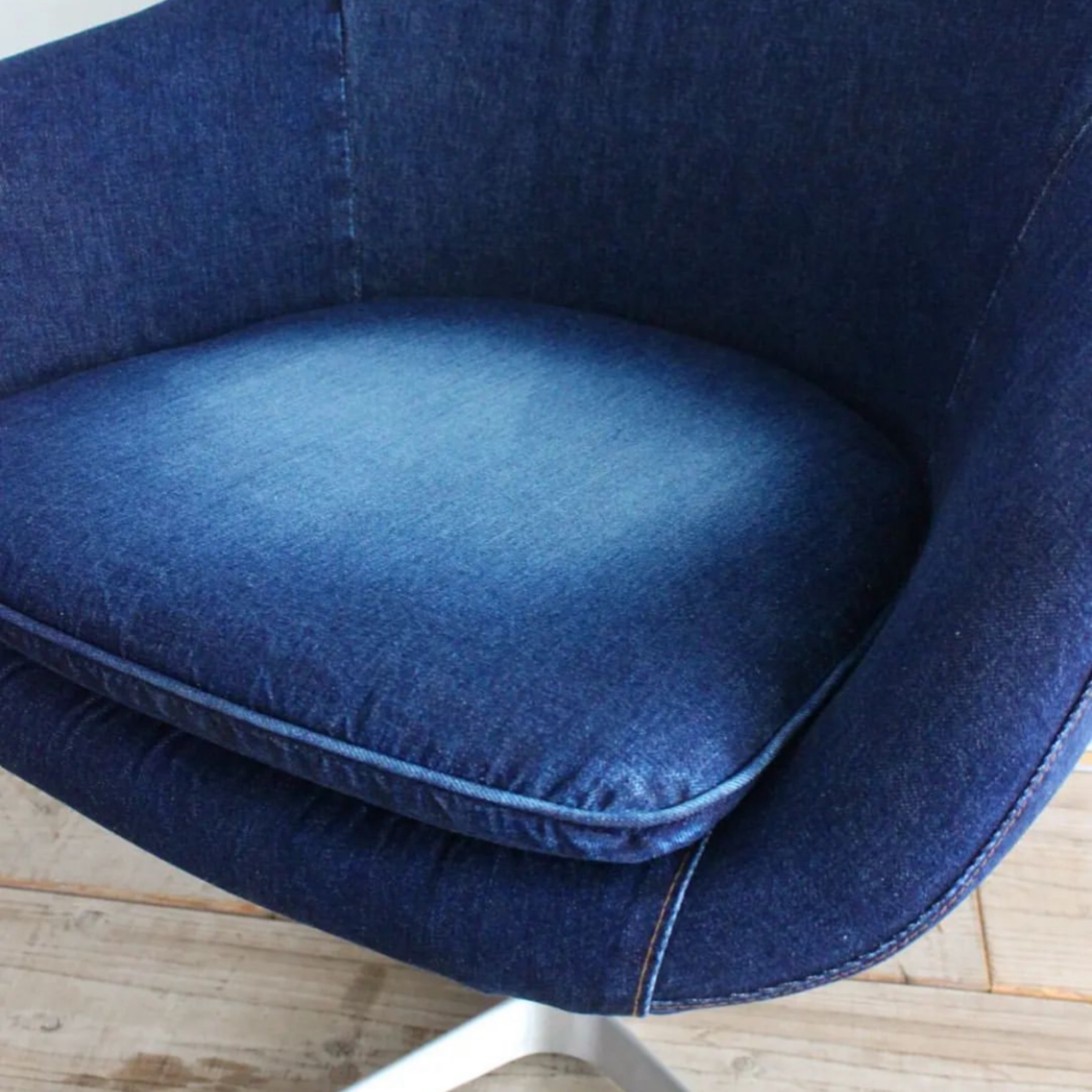 Cosmic Chair Xtype/コスミックチェア エックスタイプ - SWITCH Online