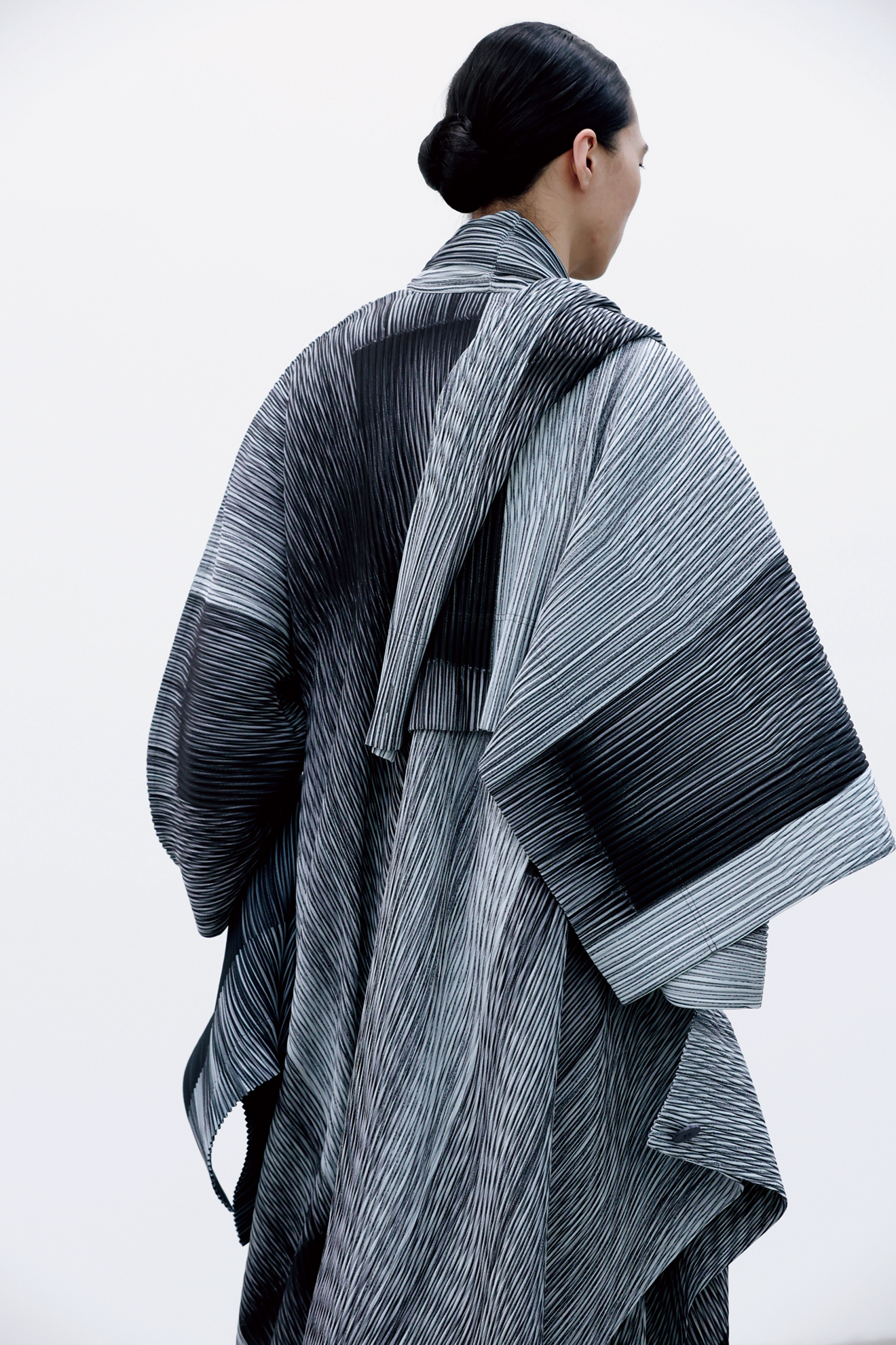 HOMME PLISSÉ ISSEY MIYAKE 2024/25 AWA CREATIVE SESSION WITH RONAN