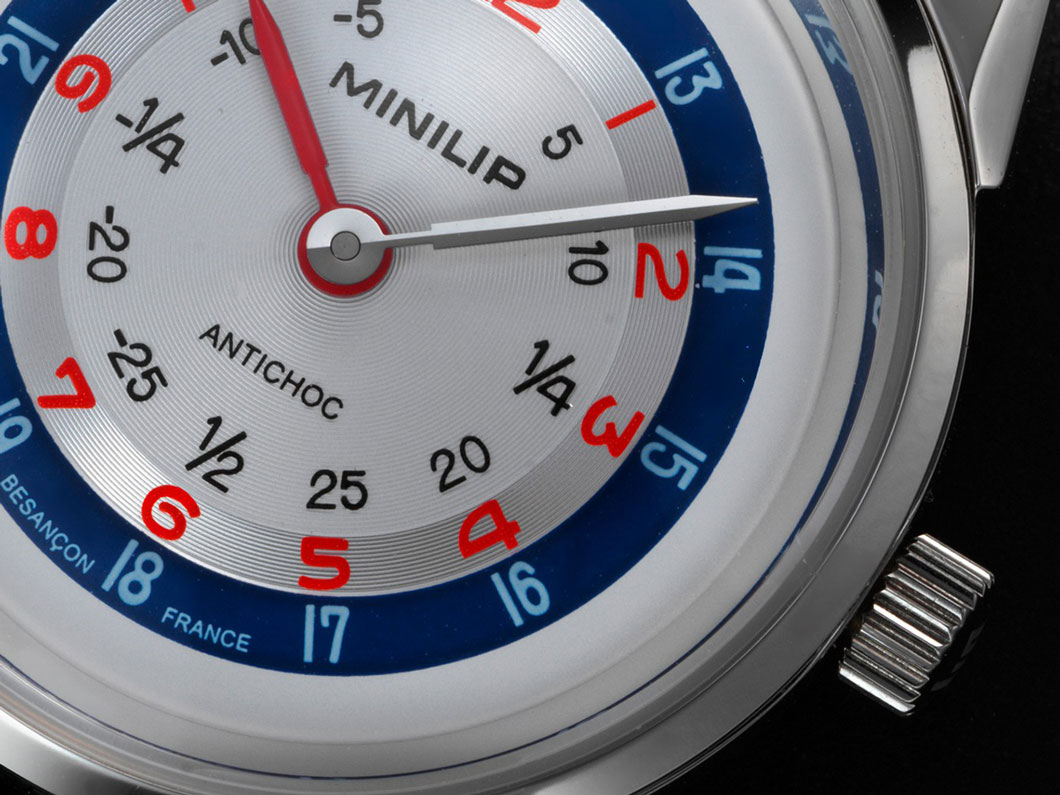 日本製“機械式”ムーヴメント搭載【人気ゲーム“ブルーアーカイブ”腕時計