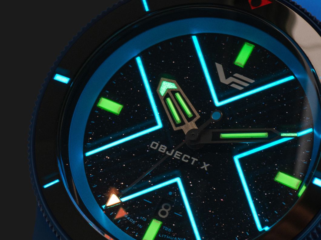文字盤で星屑を表現！未確認天体“Object X”がモチーフの200m防水機能