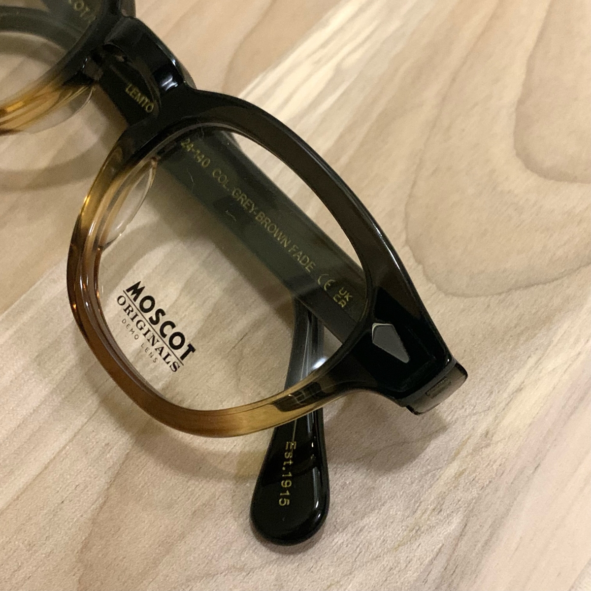 MOSCOT】新色”grey-brown fade”入荷しています！ | 札幌店 | BLOG