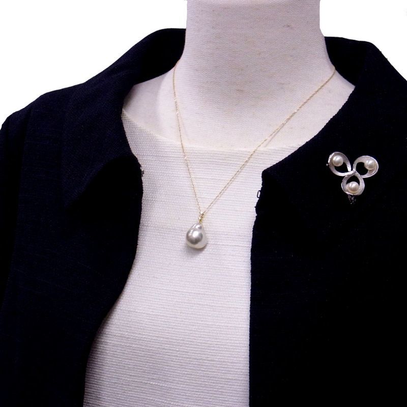 白蝶真珠バロックパールペンダント 南洋真珠 14mm シルバーホワイト