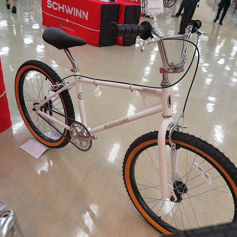 サイクリングにおすすめ！】SCHWINN（シュウィン） 2019年モデル SX