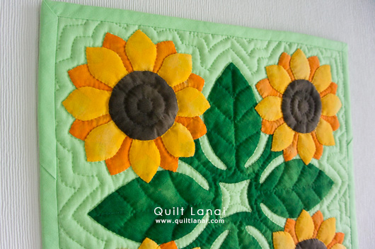 8月のミニタペストリー＊ひまわり＊ [ハワイアンキルトバッグのキルト