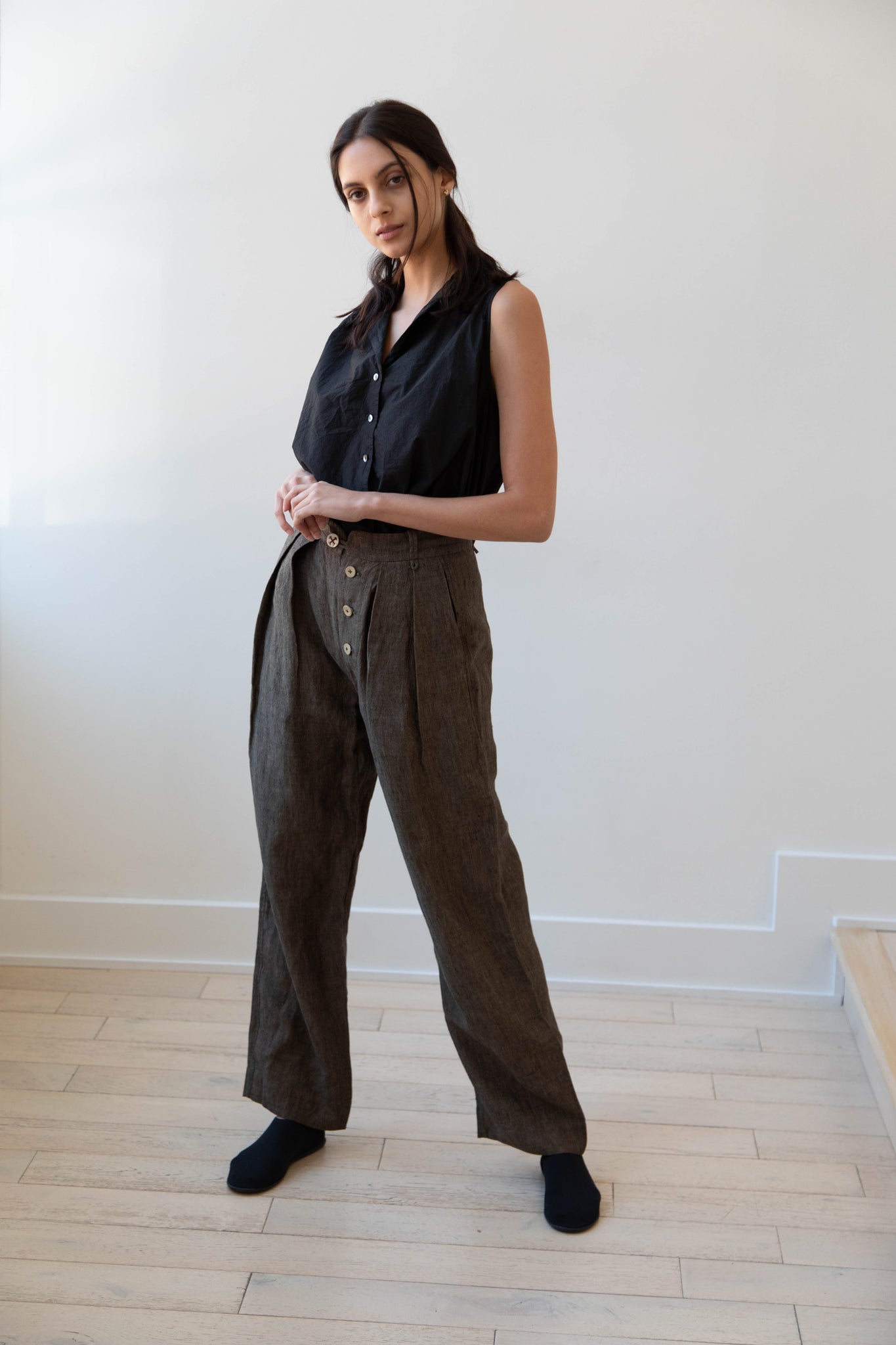 rennes — Seventyfive | Double Pleated Trousers in Walnut Linen