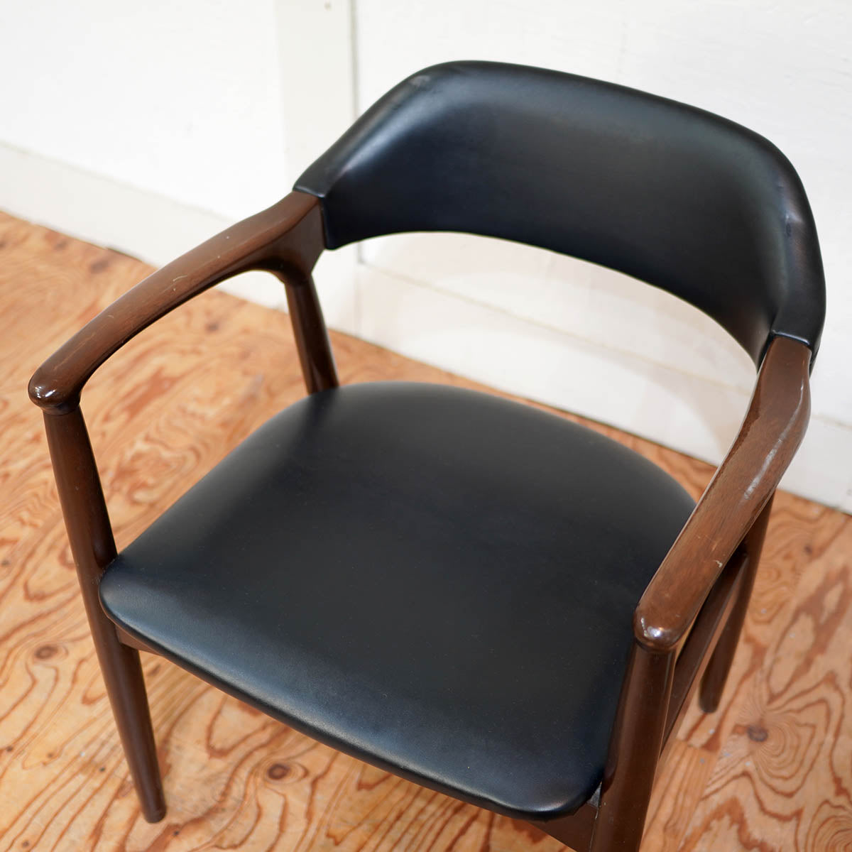 辻木工 ヴィンテージ アームチェア ブラックレザー ダイニングチェア