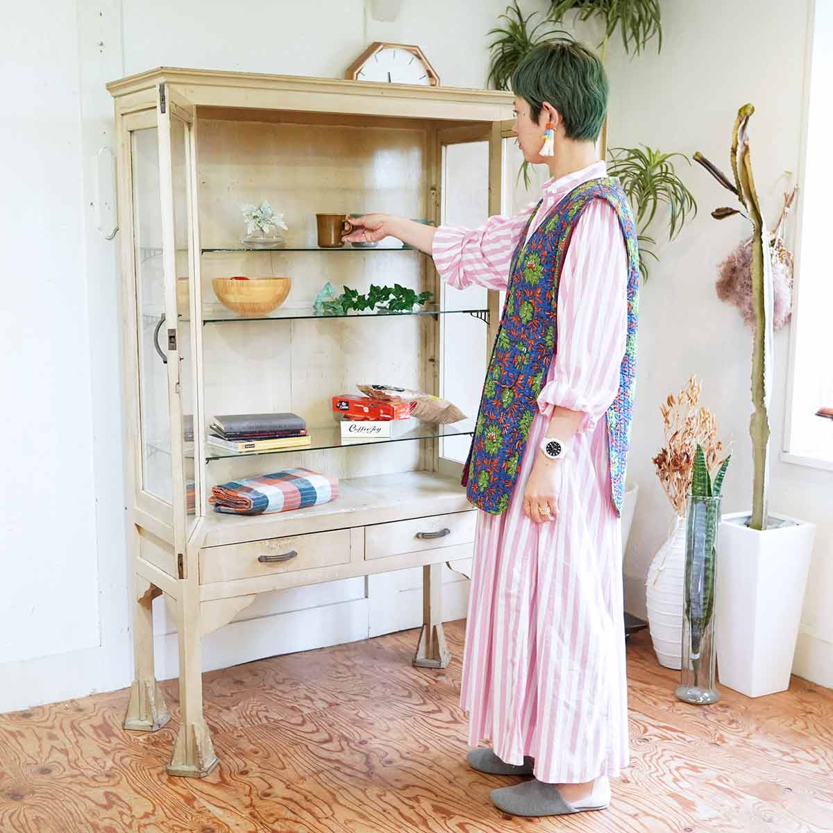 ケビント 医療棚 コレクションボード 中古 飾り棚 キャビネット