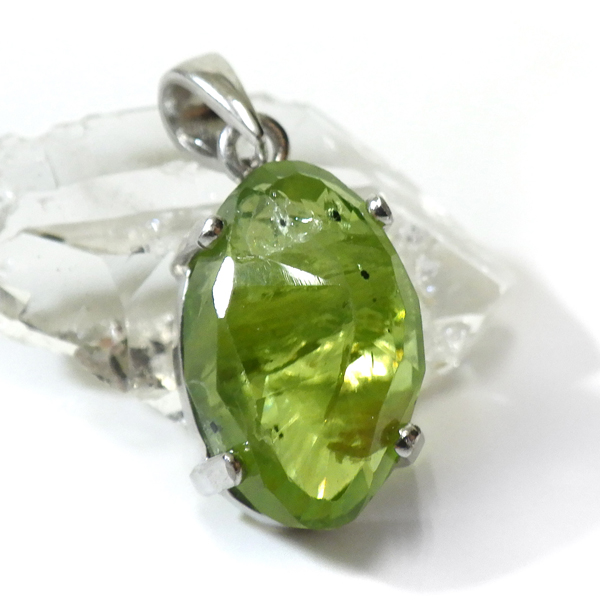 岡山のパワーストーン、風水・開運グッズのお店 龍祥本舗 / ペリドット