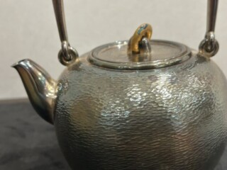 村田長治斎 作 『純銀槌目湯沸』 ｜骨董品買取 緑和堂