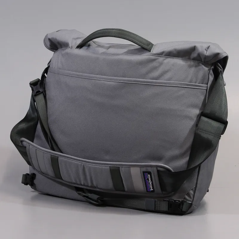 Patagonia Half Mass Messenger Bag Feather Grey Courier Satchel