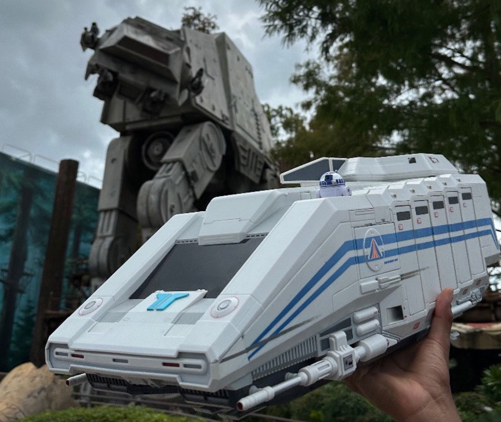 Star Tours StarSpeeder 3000 Play Set Heading to Disney World
