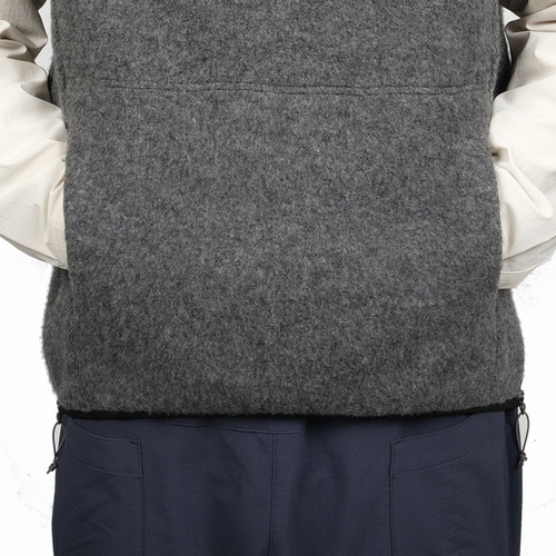 パイルモッサーのベスト AXESQUIN ELEMENTS（アクシーズクイン