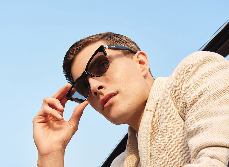 Instant dimming sunglasses