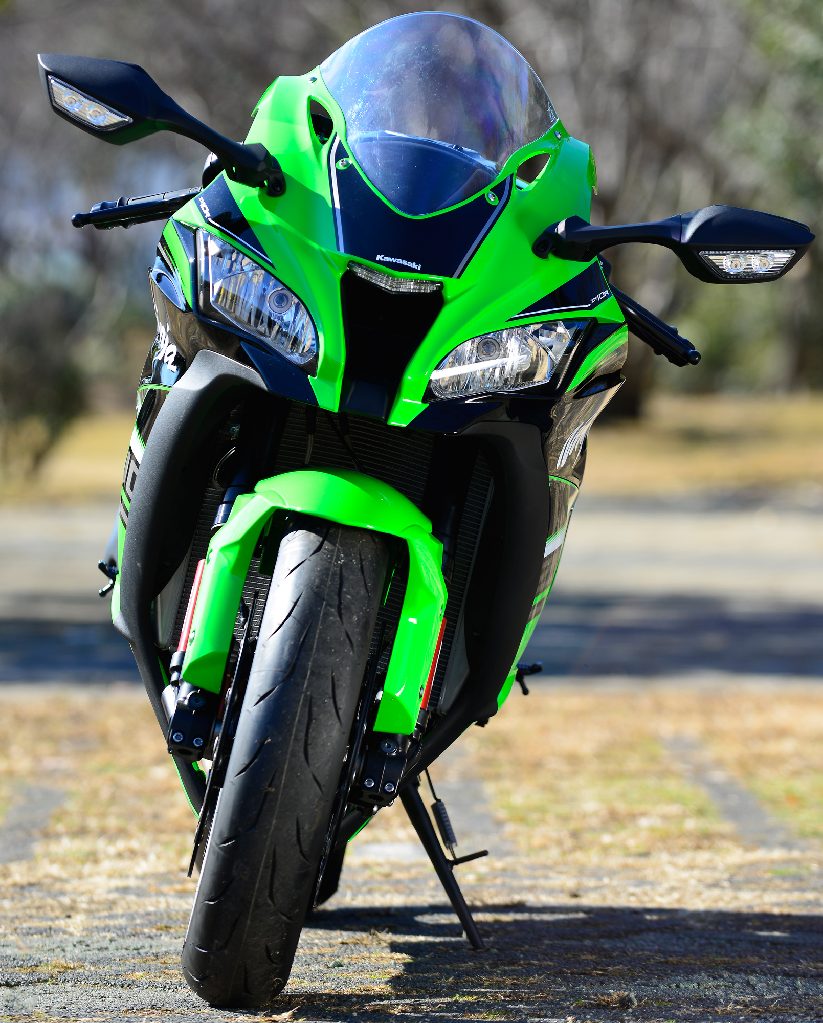 2016年 新型Ninja ZX-10Rの実車をチェック!! Winter Test Editionも