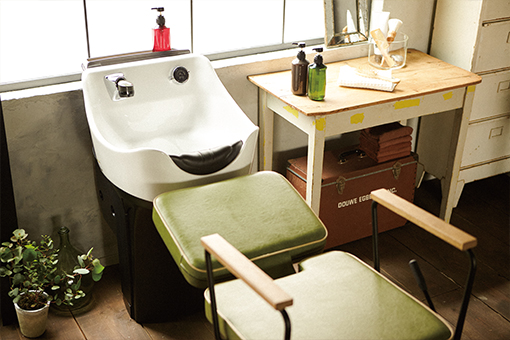 らくちゃん】タカラベルモント a1601M 多機能美容イス a1601M | チェア