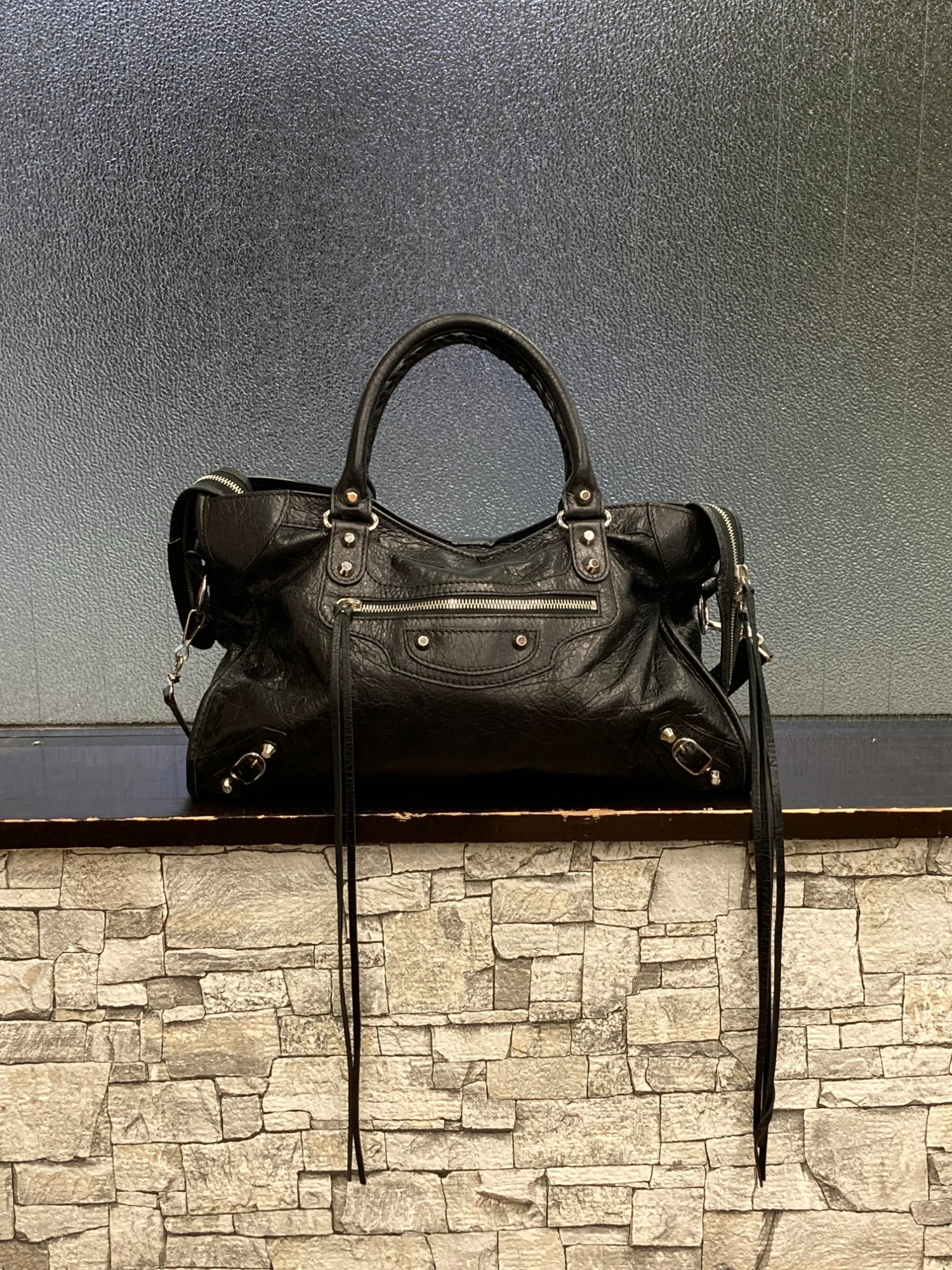 BALENCIAGA 黒 レザー ショルダーバッグ BALENCIAGAレザーショルダー