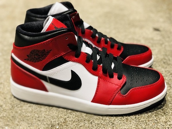 NIKE/ナイキ】AIR JORDAN1 MID CHICAGO BLACK TOEが買取入荷。[2020.09