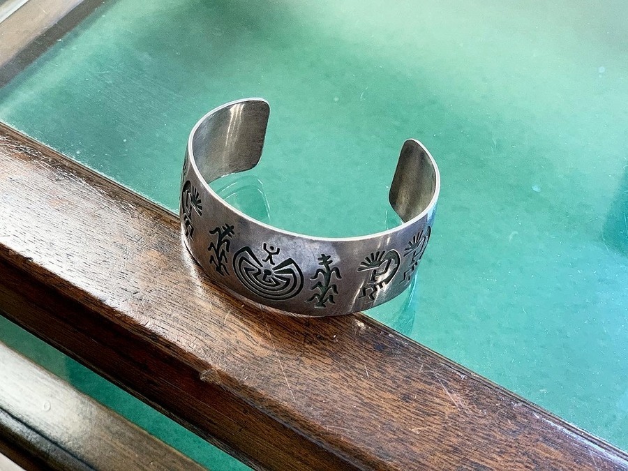 ZUNI ズニ インレイ モチーフ シルバーバングル 刻印あり シルバー925