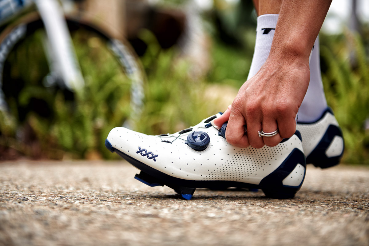 2万円でロードバイクの走りがプロ級に！？ビンディングシューズは