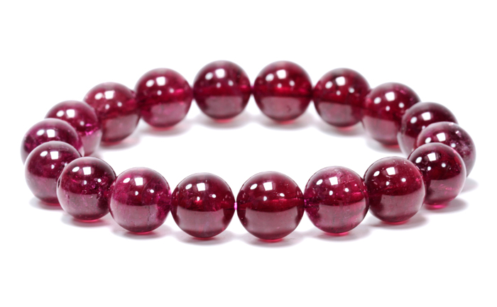 宝石級！ルビー色の本物のルベライトブレスレットが入荷しました