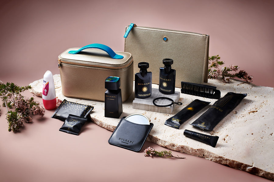 エミレーツ航空、ブルガリとコラボの夏限定アメニティキット提供