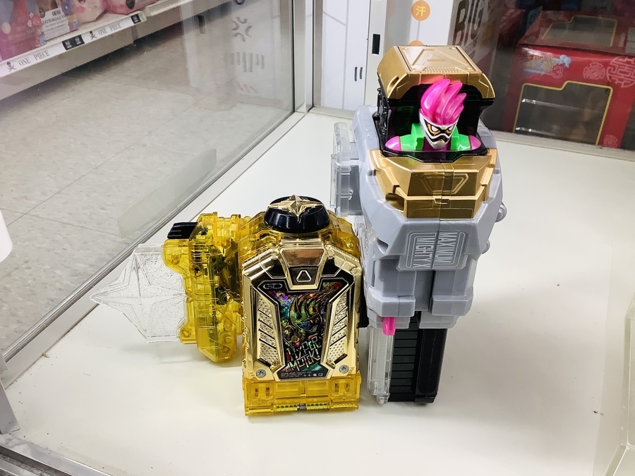 仮面ライダーエグゼイドのマキシマムマイティーXとハイパームテキガ