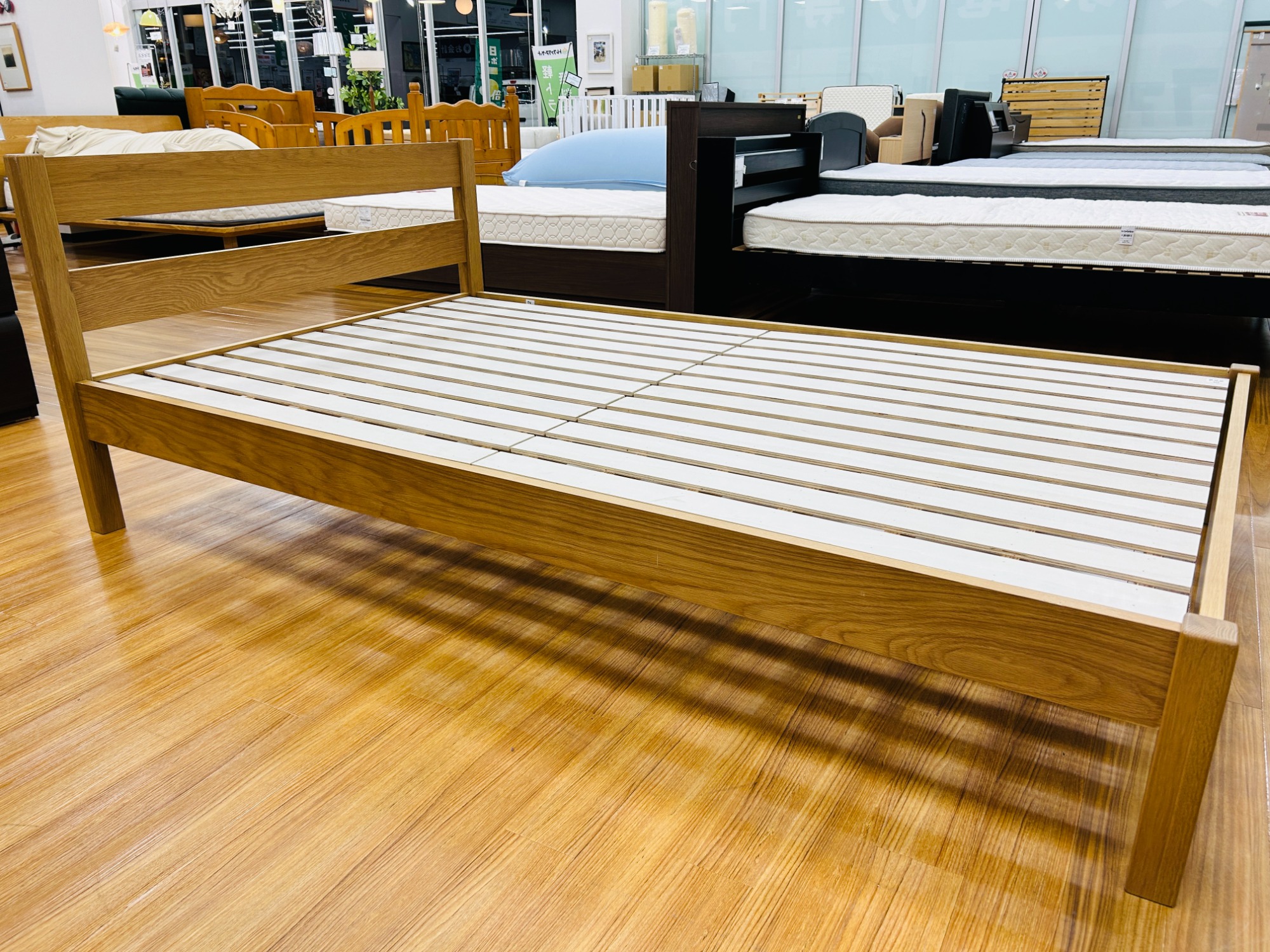 無印良品】オーク材を使用したセミダブルベッドフレーム入荷いたしまし