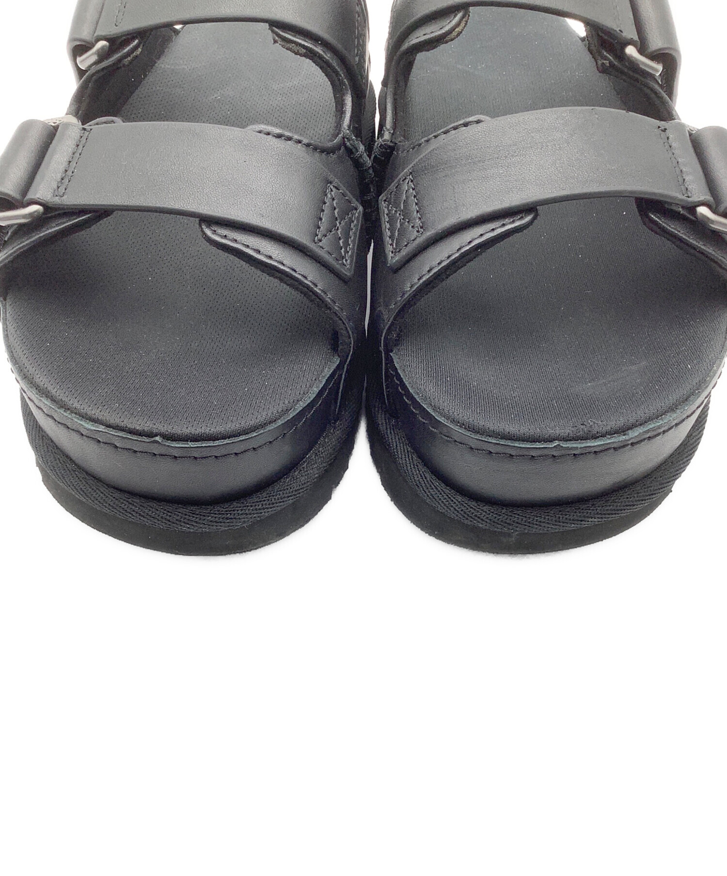 中古・古着通販】UGG (アグ) 厚底サンダル ブラック サイズ:25